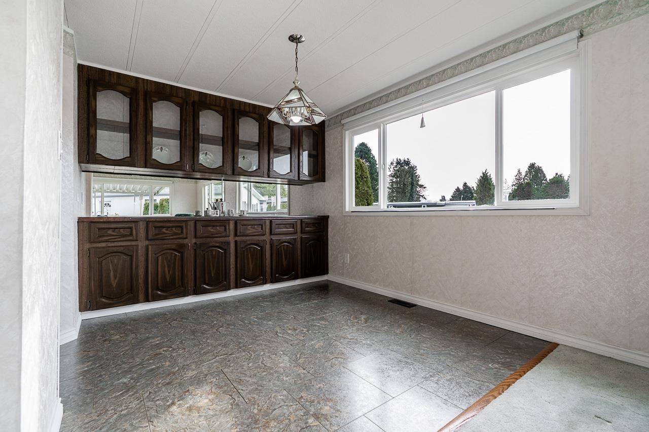 100 15875 20TH AVENUE, Surrey