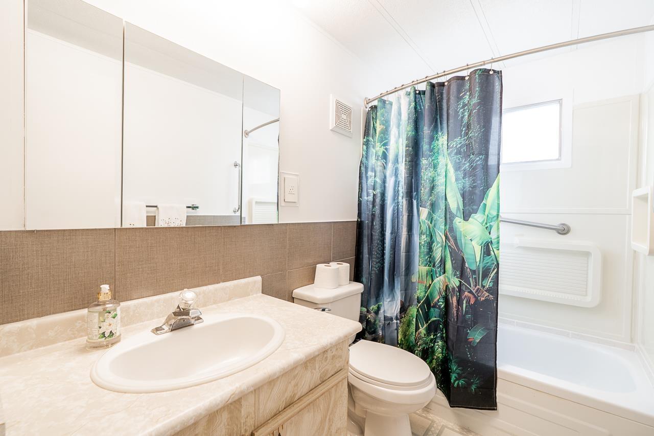 100 15875 20TH AVENUE, Surrey