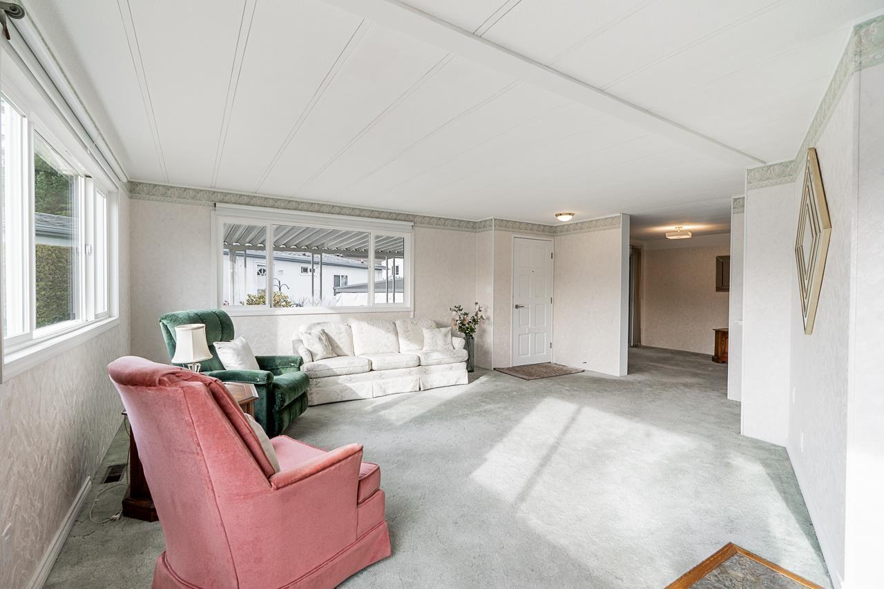 100 15875 20TH AVENUE, Surrey