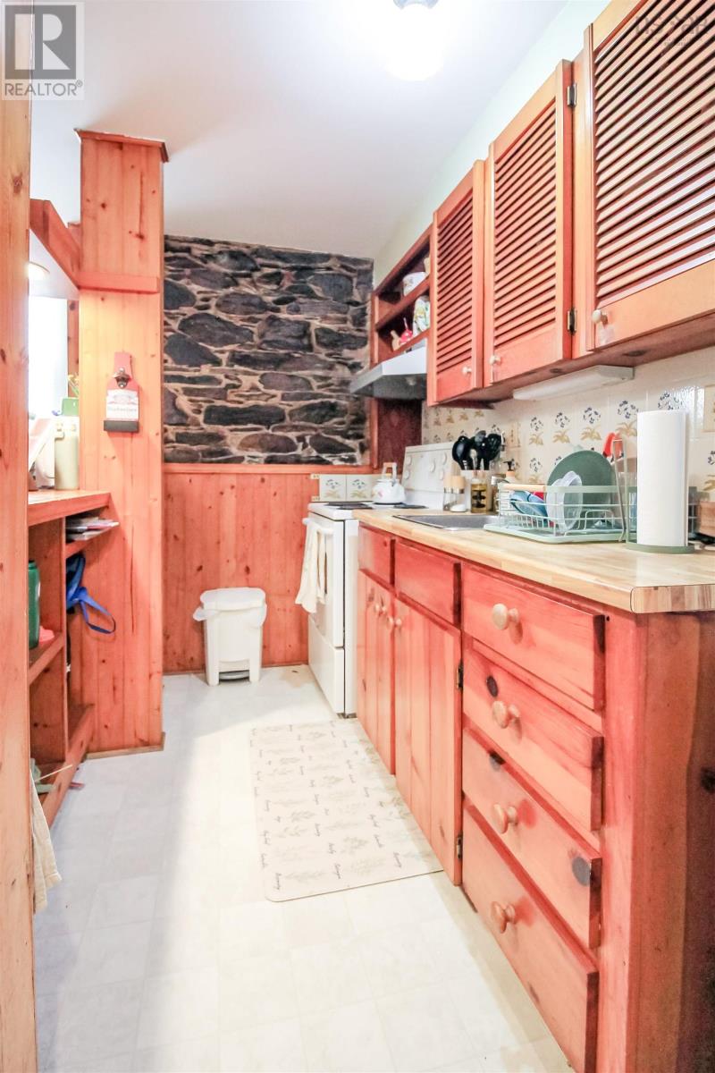 Property 24 of 36 of 5283 South Street