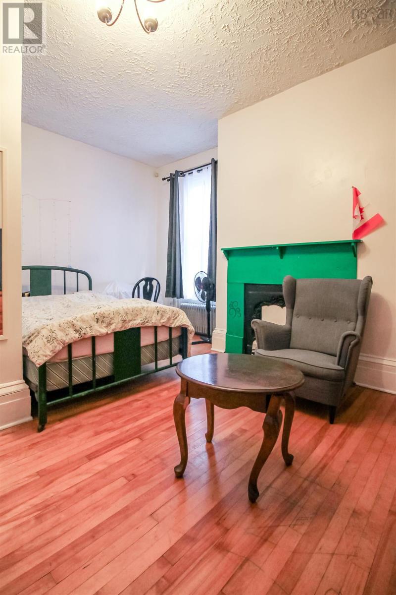 Property 8 of 36 of 5283 South Street