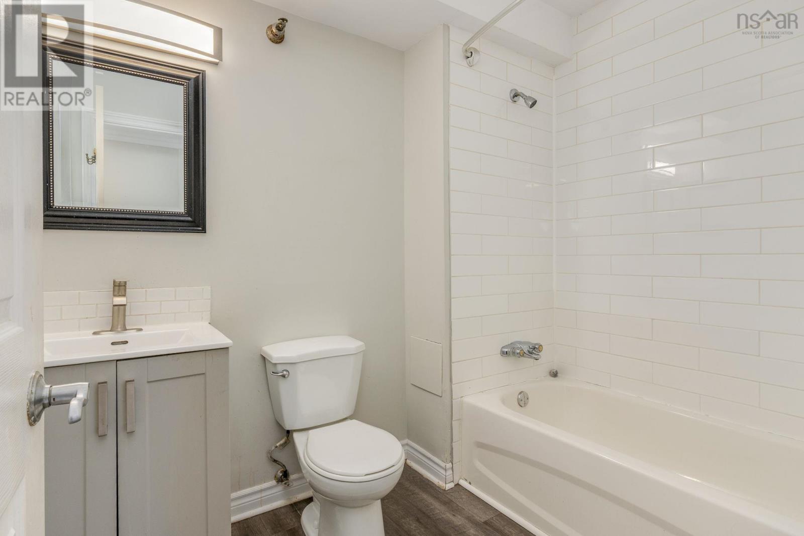 Property 22 of 35 of 105 120 Rutledge Street