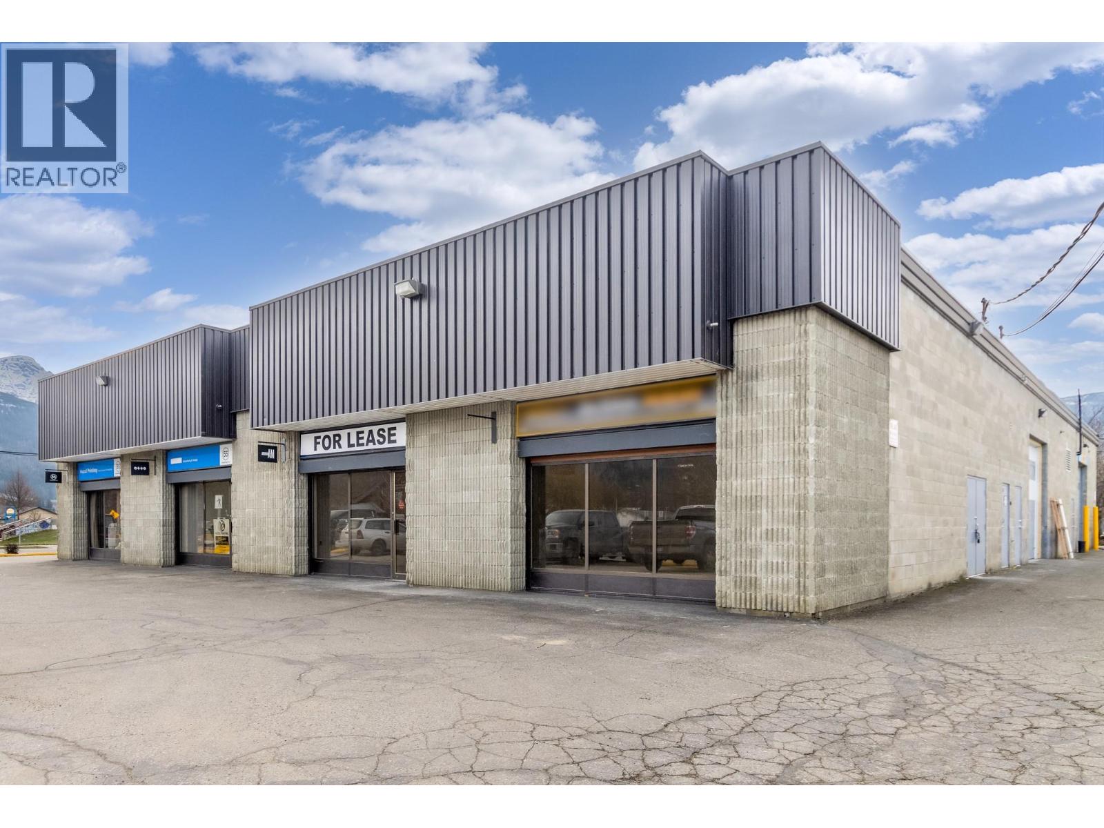 3 471 5 Street Southwest, Salmon Arm