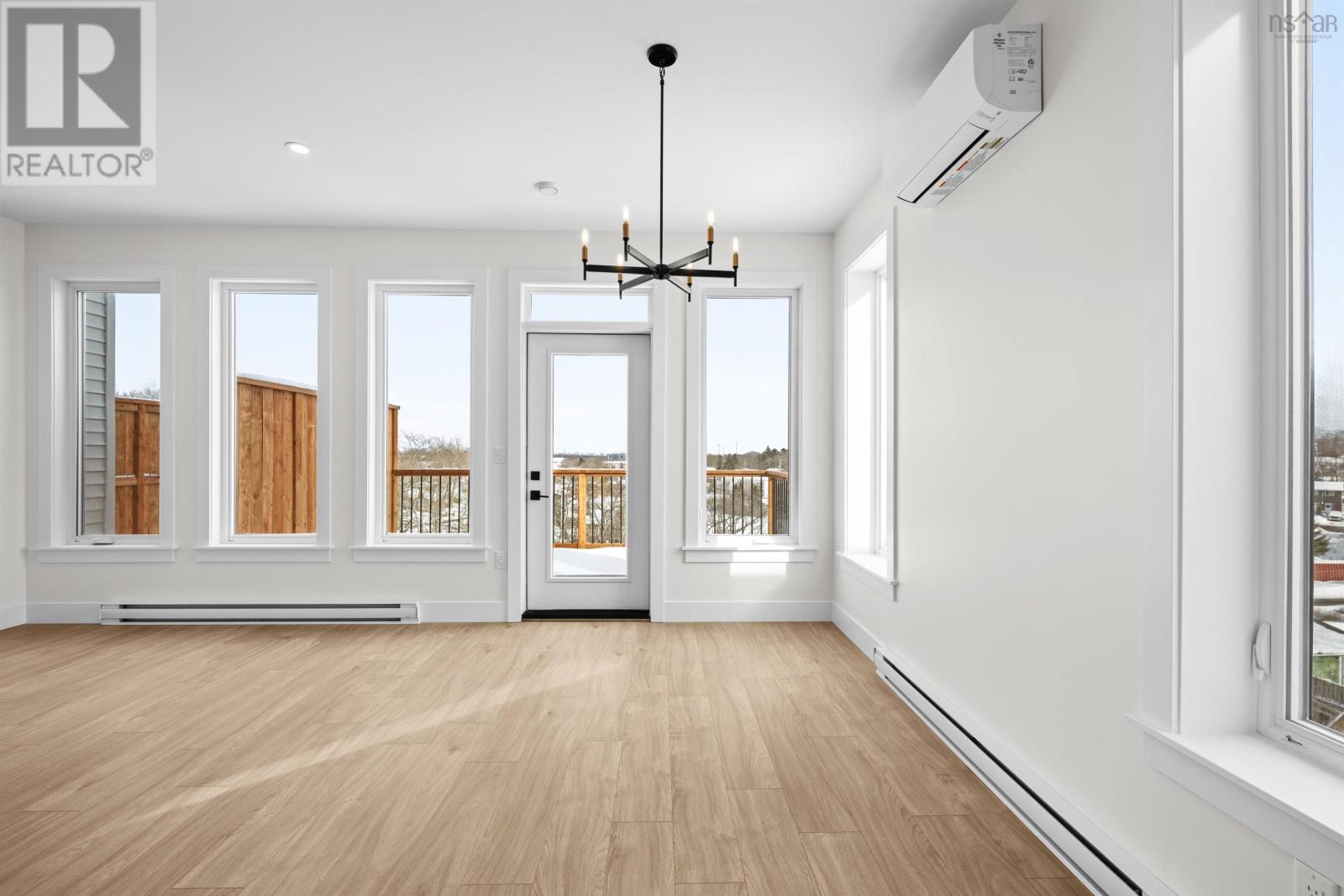 Property 14 of 46 of 69 Grenoble Court