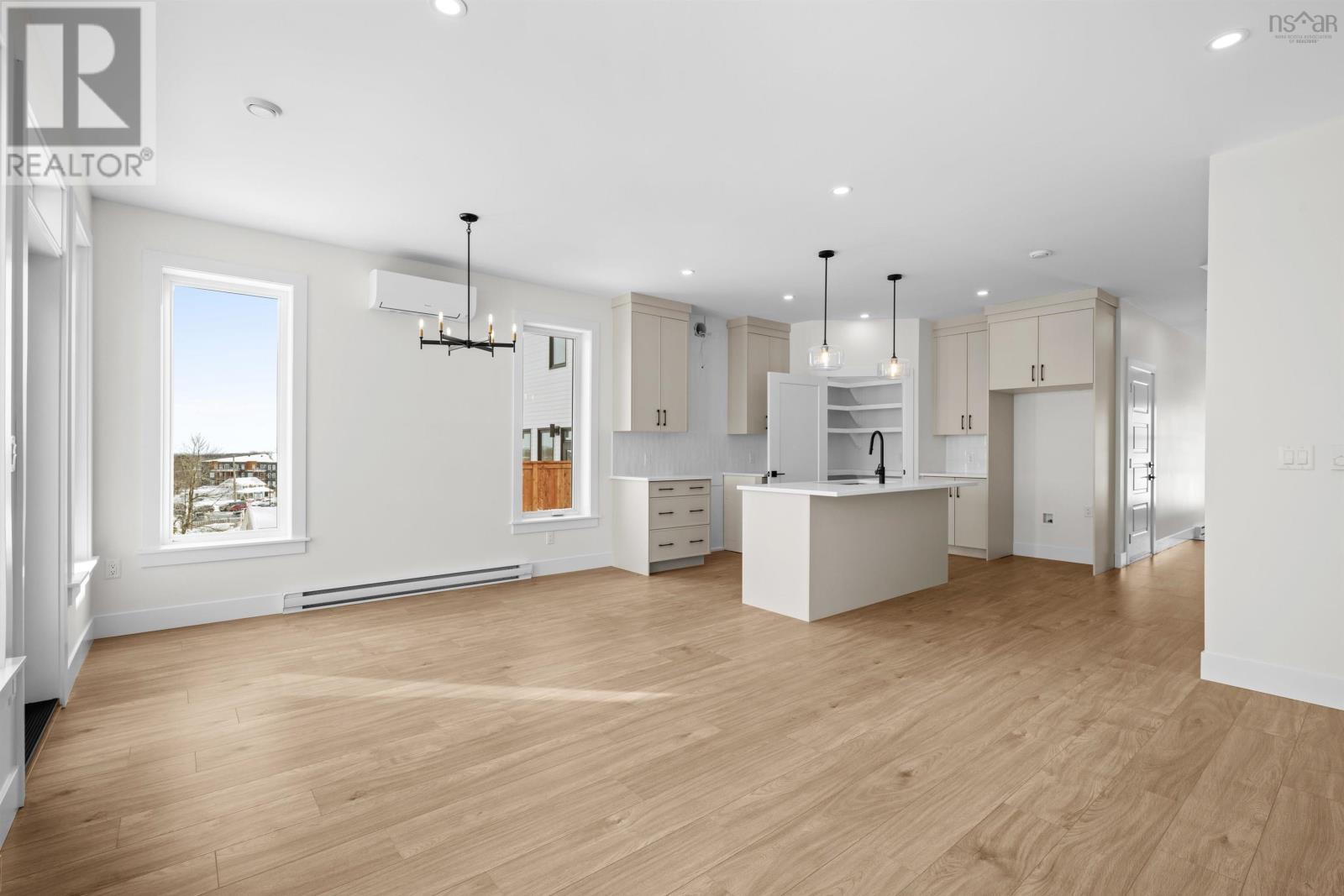 Property 15 of 46 of 69 Grenoble Court