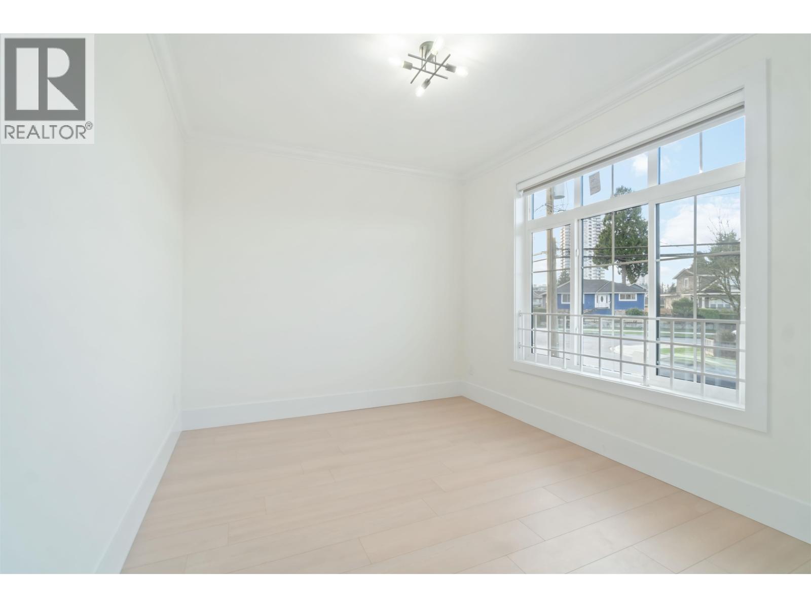 1 6666 WALKER AVENUE, Burnaby