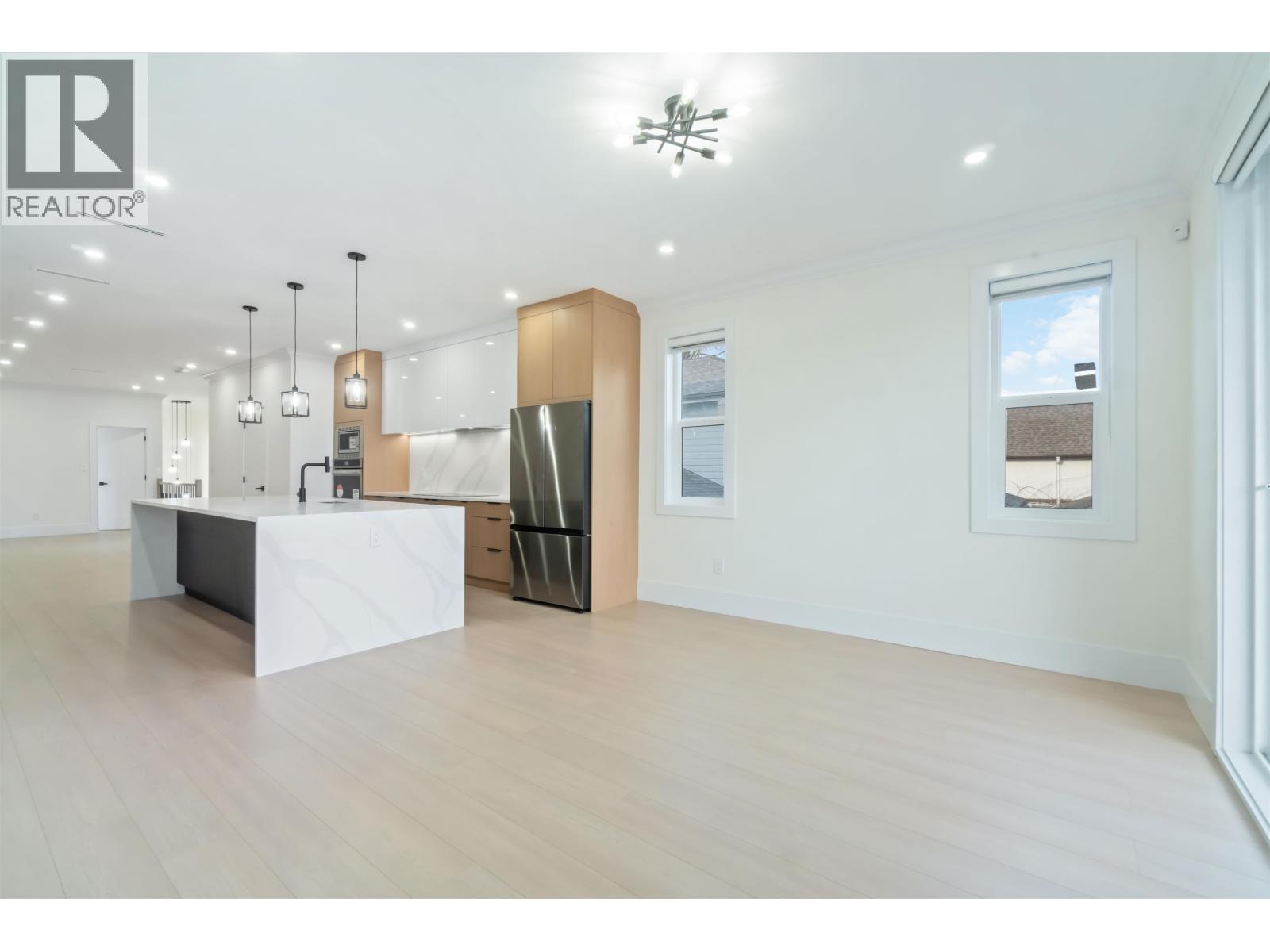 1 6666 WALKER AVENUE, Burnaby