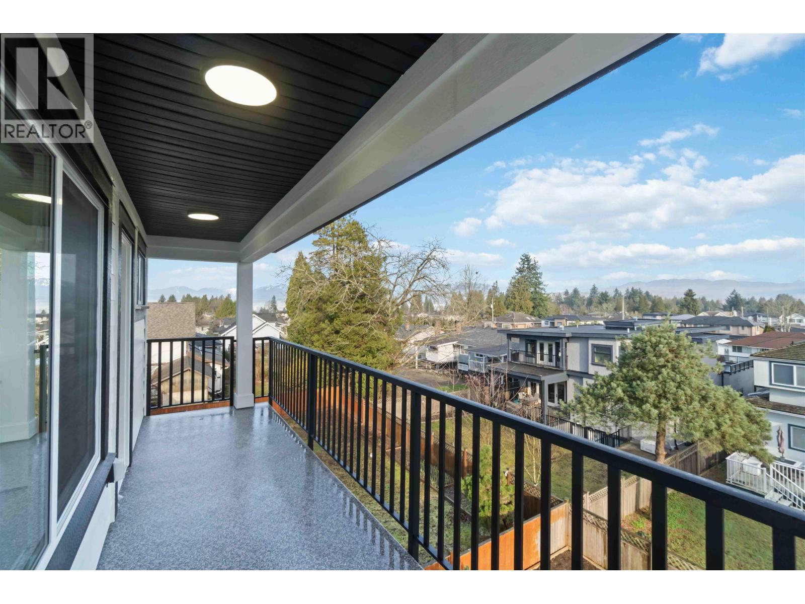 1 6666 WALKER AVENUE, Burnaby