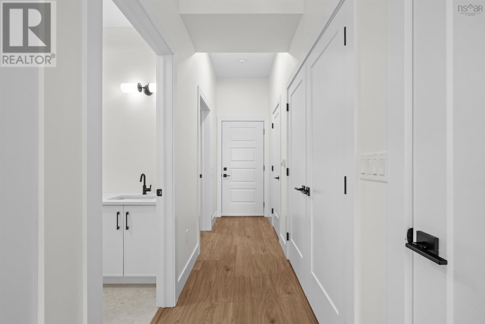 Property 29 of 46 of 69 Grenoble Court