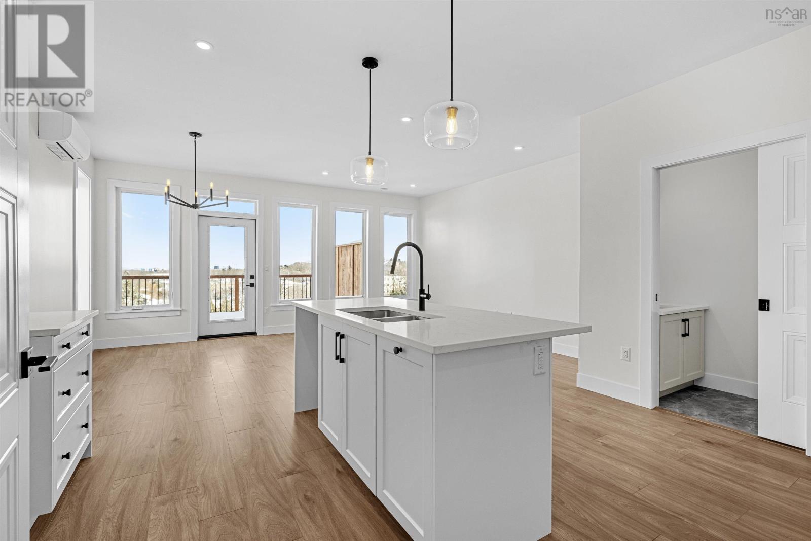 Property 12 of 46 of 71 Grenoble Court