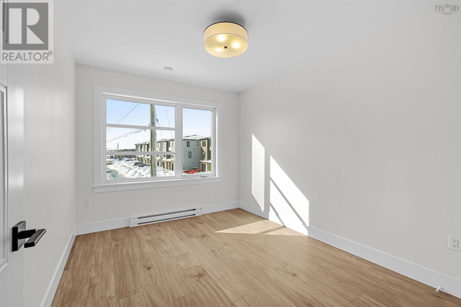 Property 18 of 46 of 71 Grenoble Court