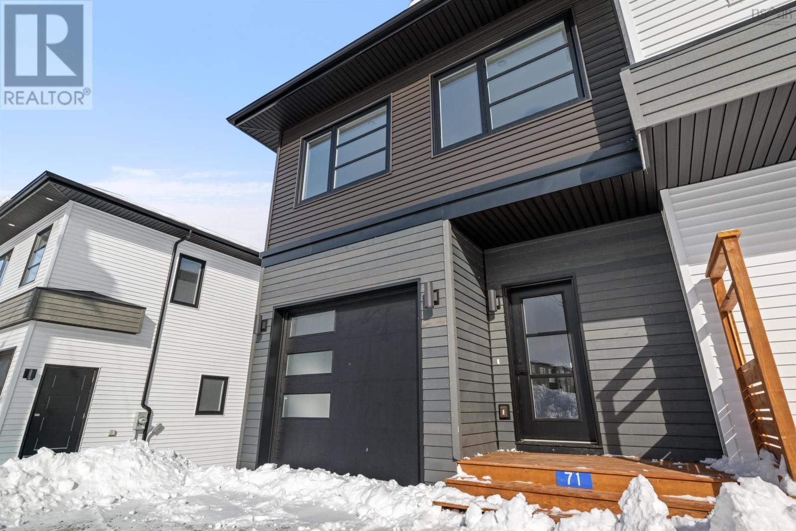 Property 5 of 46 of 71 Grenoble Court