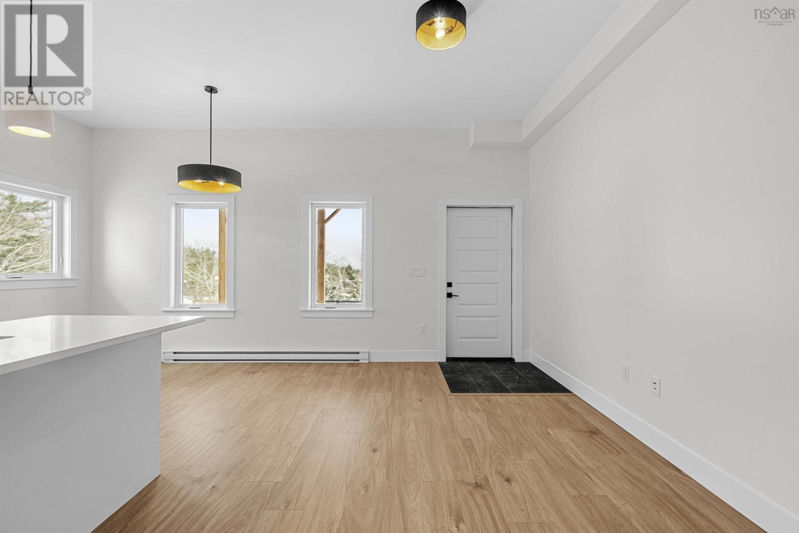 Property 36 of 46 of 71 Grenoble Court