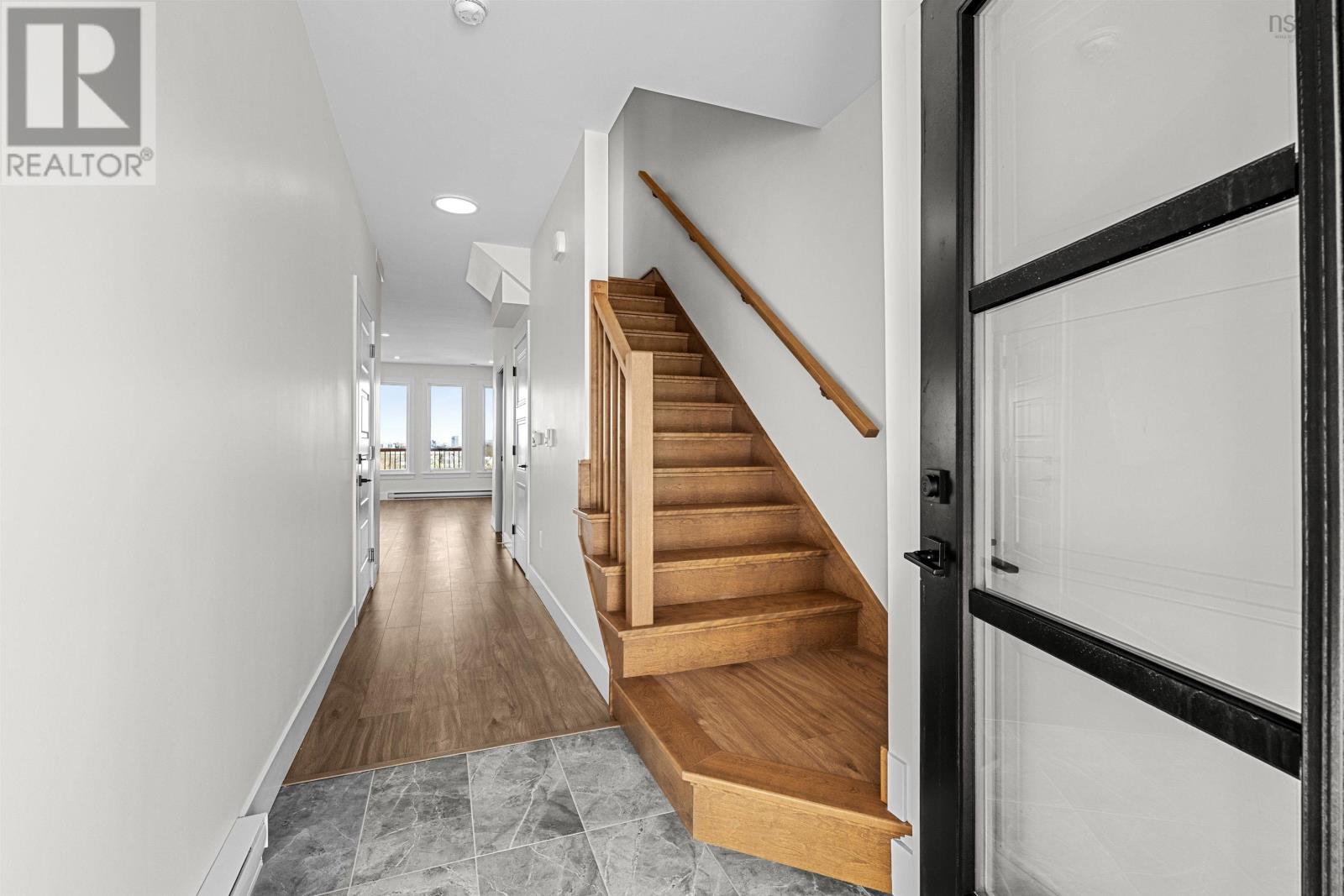 Property 6 of 46 of 71 Grenoble Court