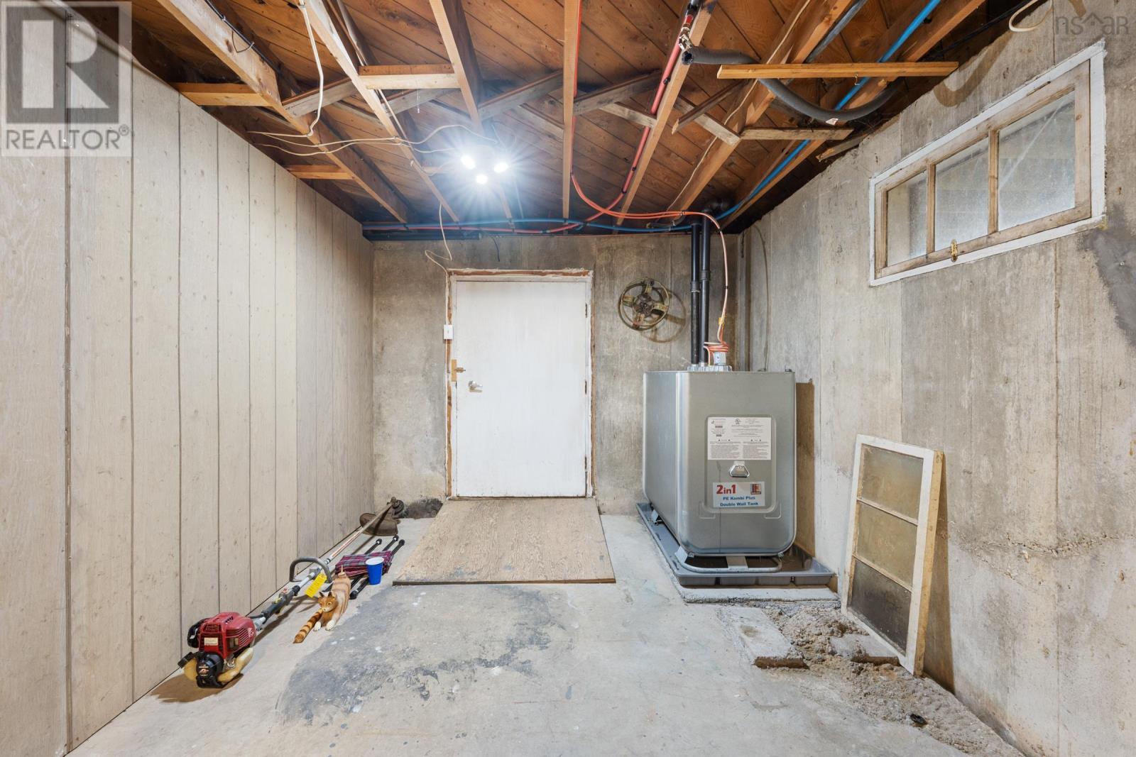 Property 27 of 49 of 7068 Highway 1