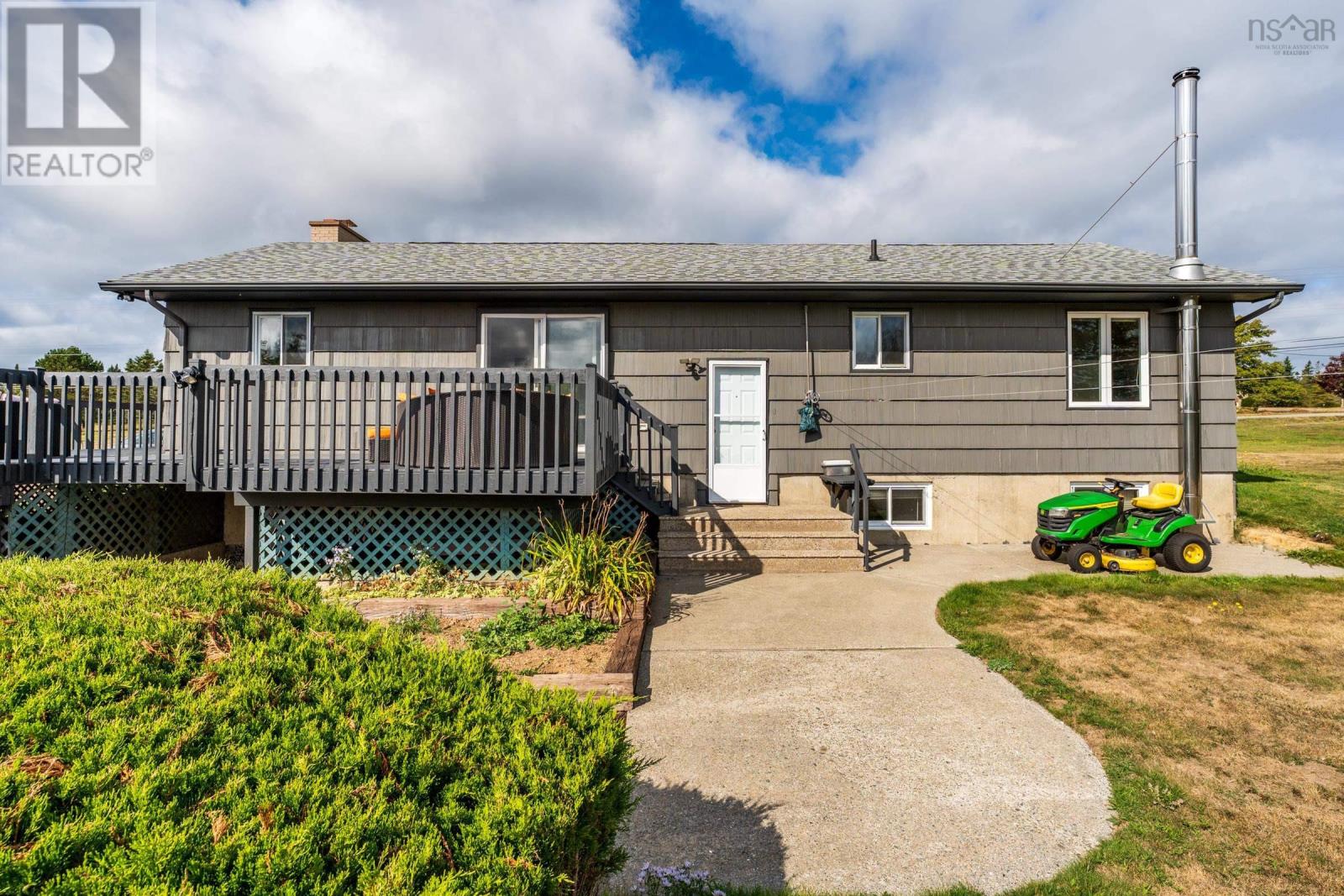 Property 47 of 49 of 7068 Highway 1