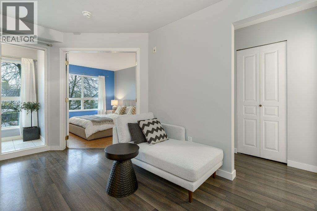 313 760 KINGSWAY - Photo 2 of 25, Vancouver, British Columbia