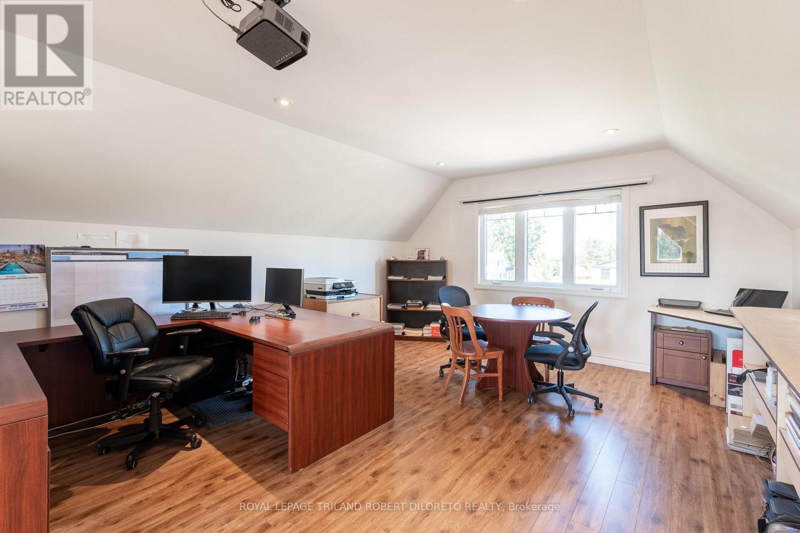 22910 HIGHBURY AVENUE N - 33