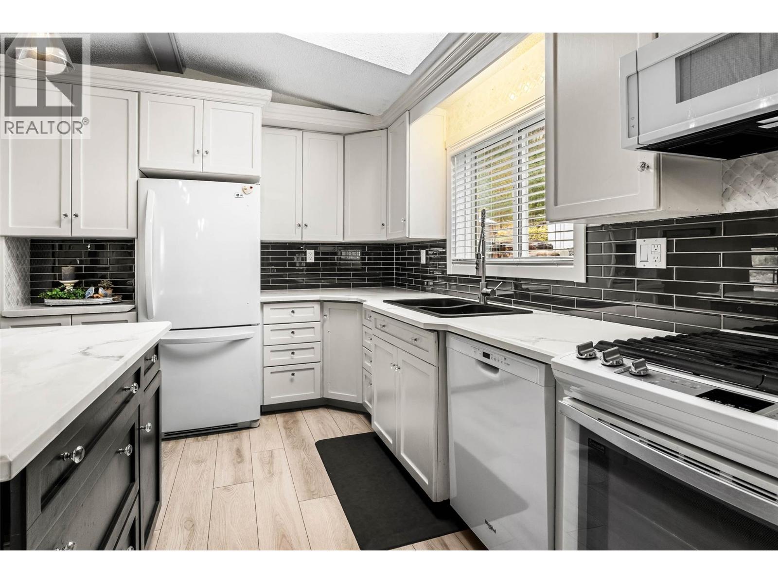 185 HOOVERS FERRY ROAD - 4