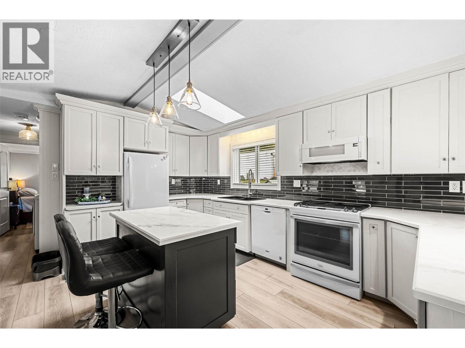 185 HOOVERS FERRY ROAD - 8