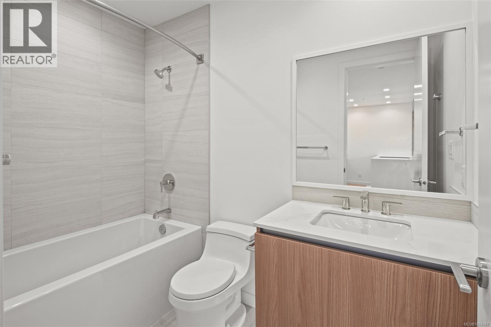 1314 2000 Hannington Rd, Langford