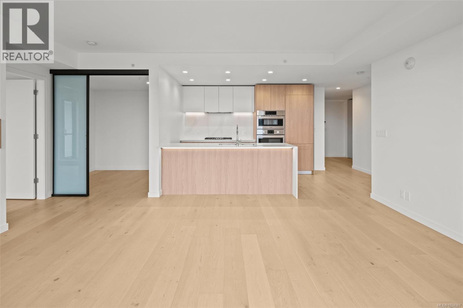 1314 2000 Hannington Rd, Langford