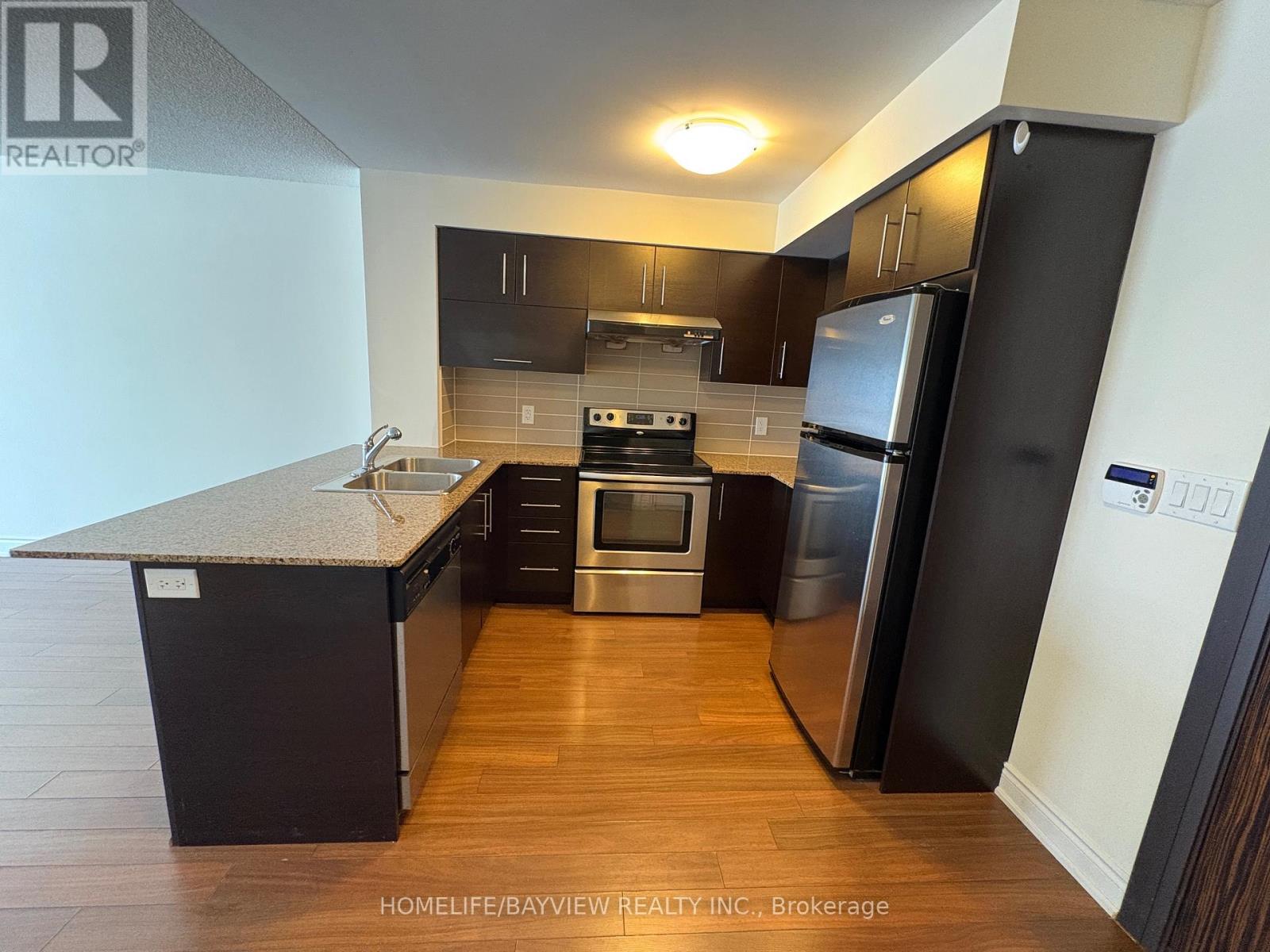 #607 233 SOUTH PARK ROAD - 12
