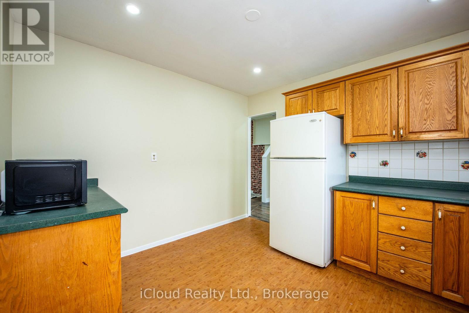 82 GRISELDA CRESCENT - 12