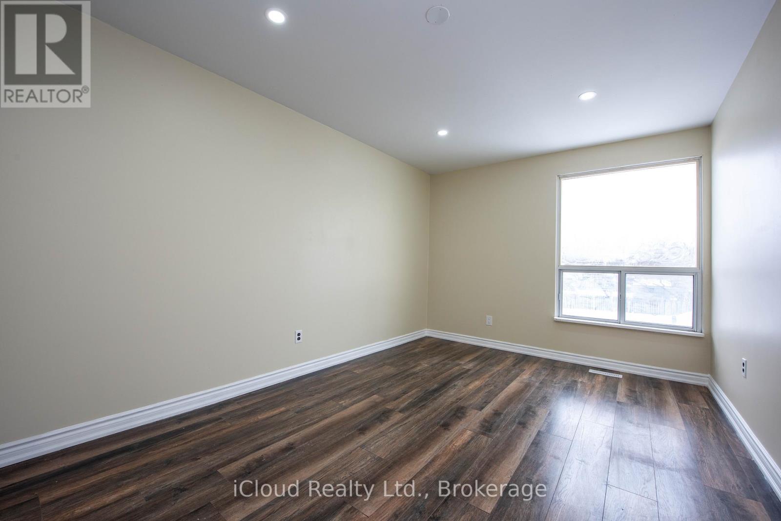 82 GRISELDA CRESCENT - 16