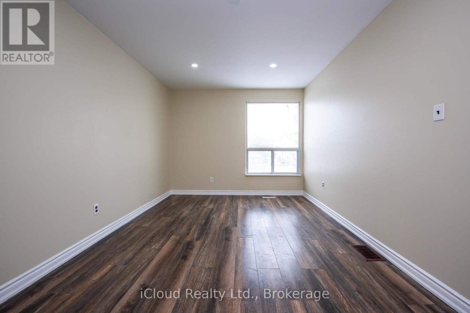 82 GRISELDA CRESCENT - 17