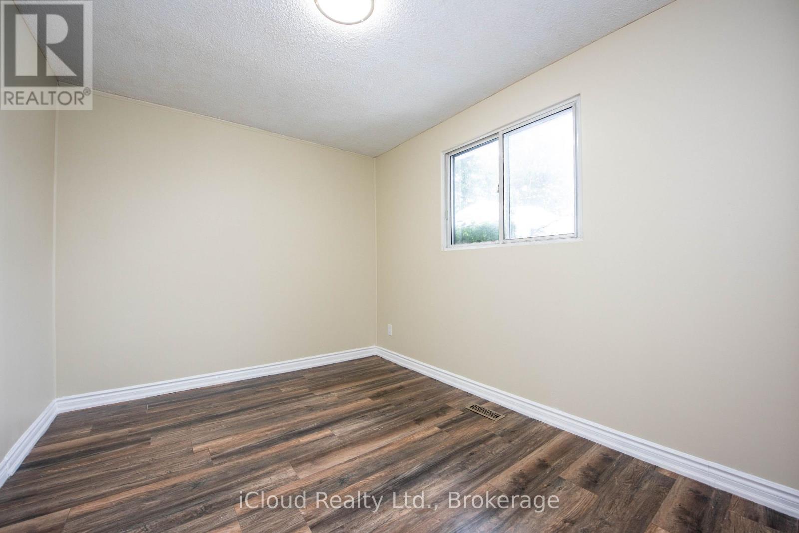 82 GRISELDA CRESCENT - 23