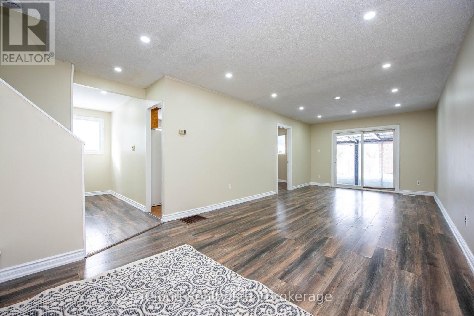 82 GRISELDA CRESCENT - 6