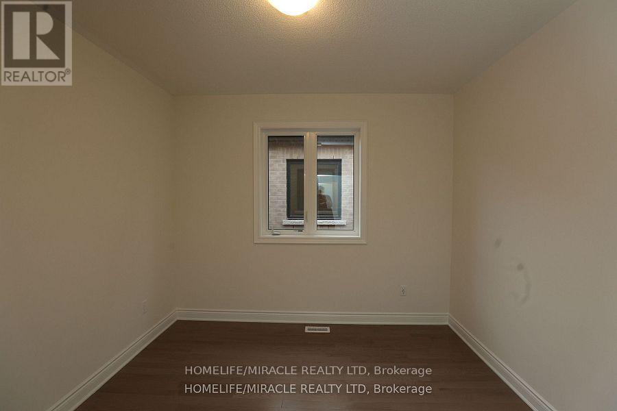 11 CALABRIA DRIVE - 18