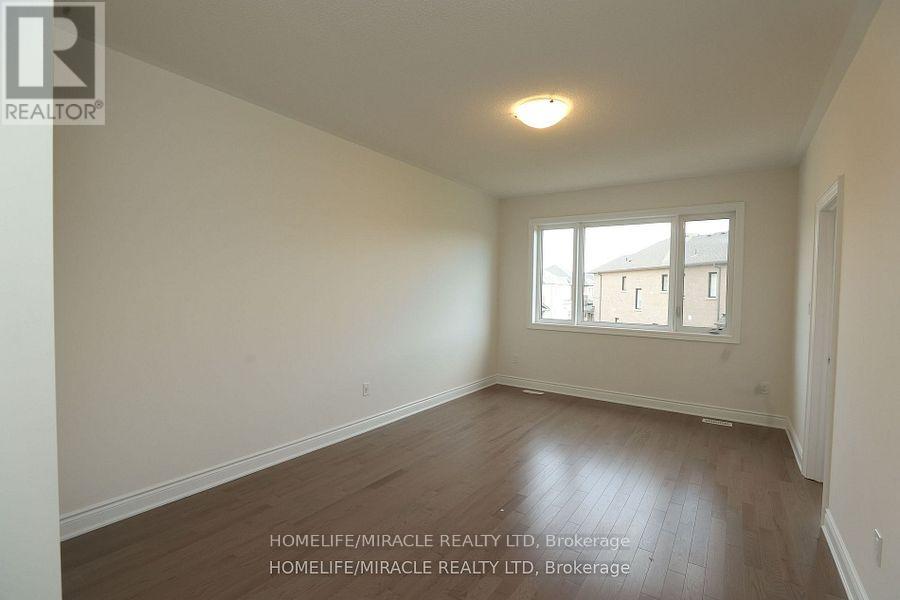 11 CALABRIA DRIVE - 20