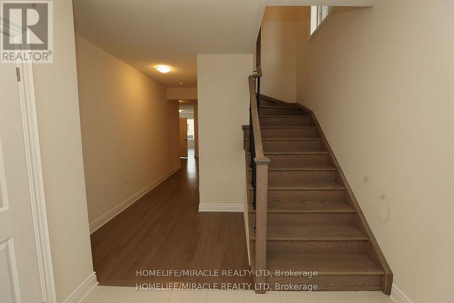 11 CALABRIA DRIVE - 5