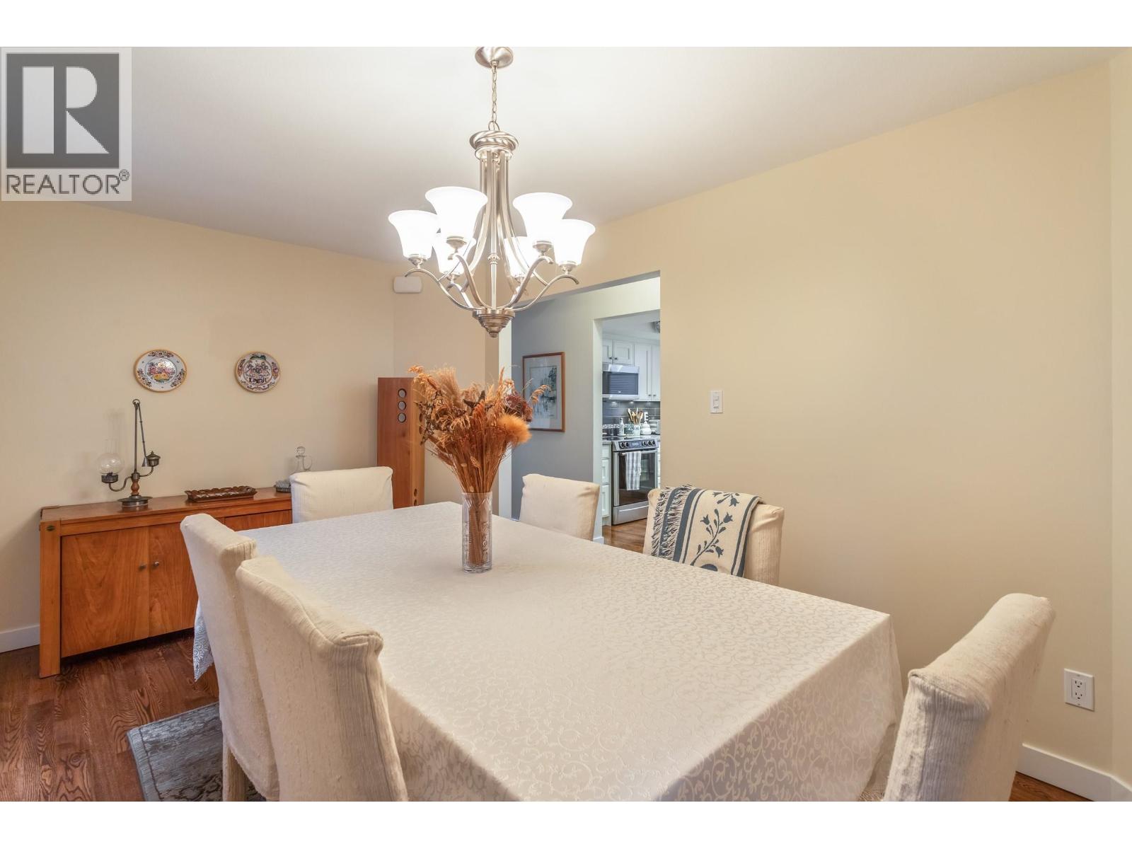 5639 WHITE PINE LANE, North Vancouver