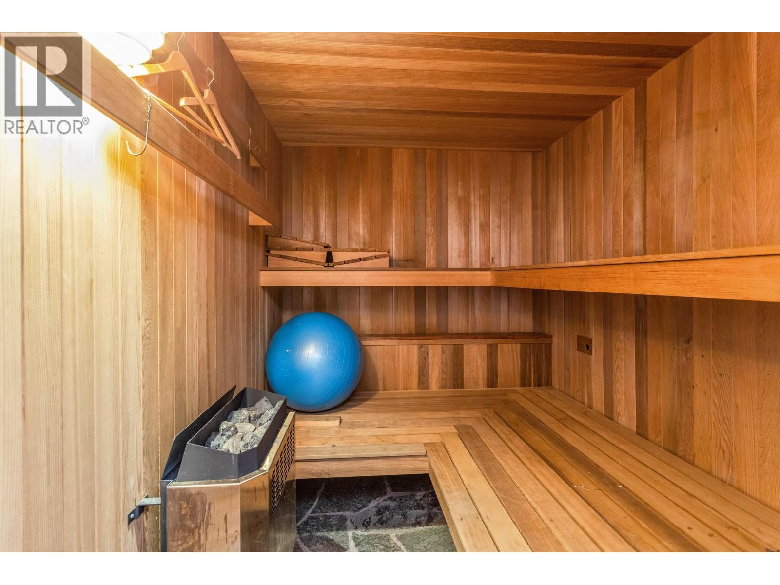 5639 WHITE PINE LANE, North Vancouver