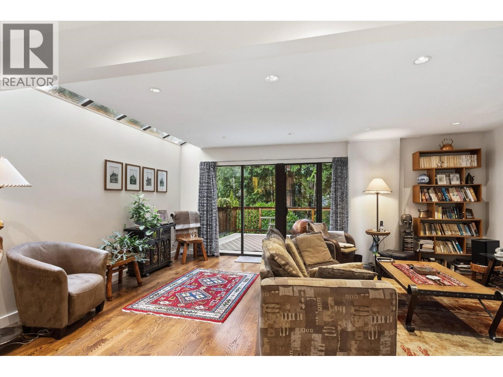 5639 WHITE PINE LANE, North Vancouver