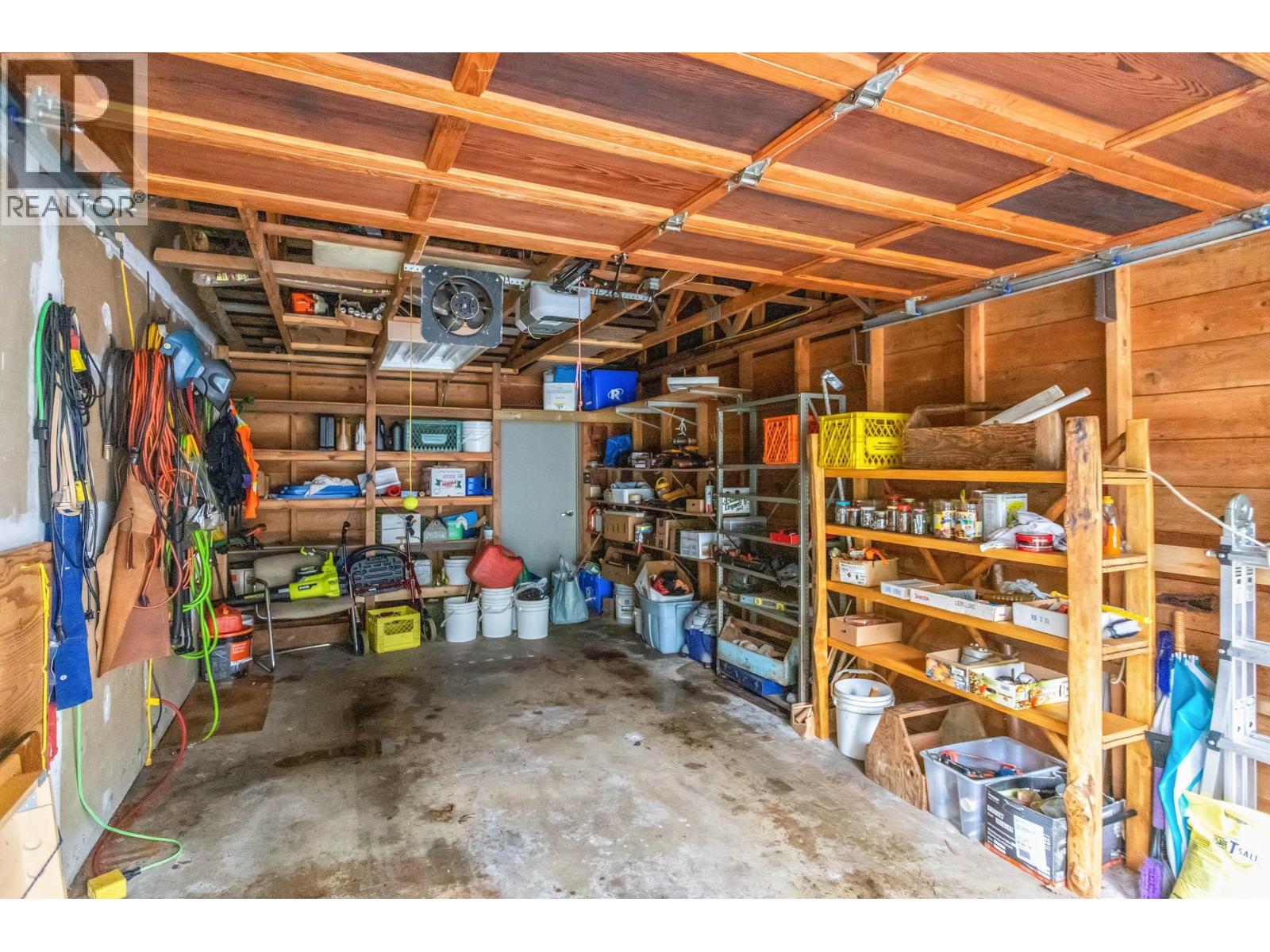 5639 WHITE PINE LANE, North Vancouver