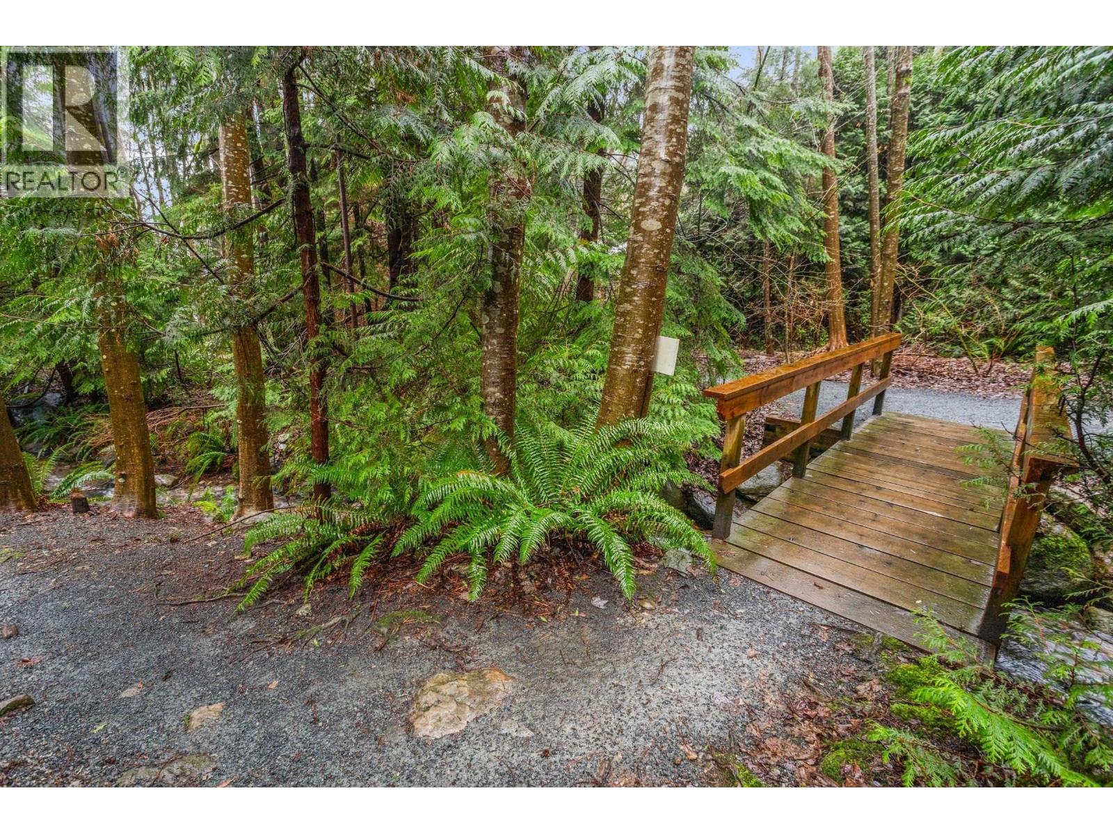 5639 WHITE PINE LANE, North Vancouver