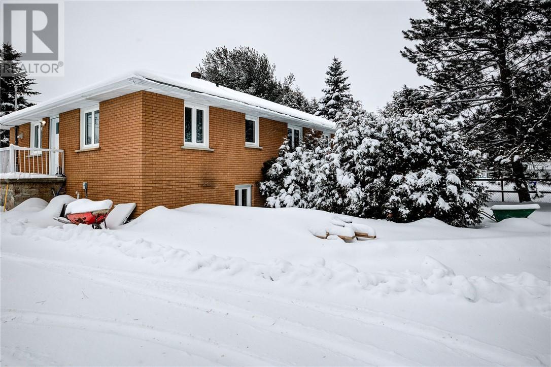 5780 Hwy 69 North - Photo 2 of 18, Hanmer, Ontario