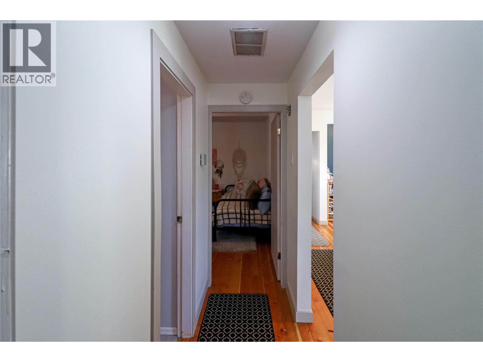 291 FENCHURCH Avenue - 10