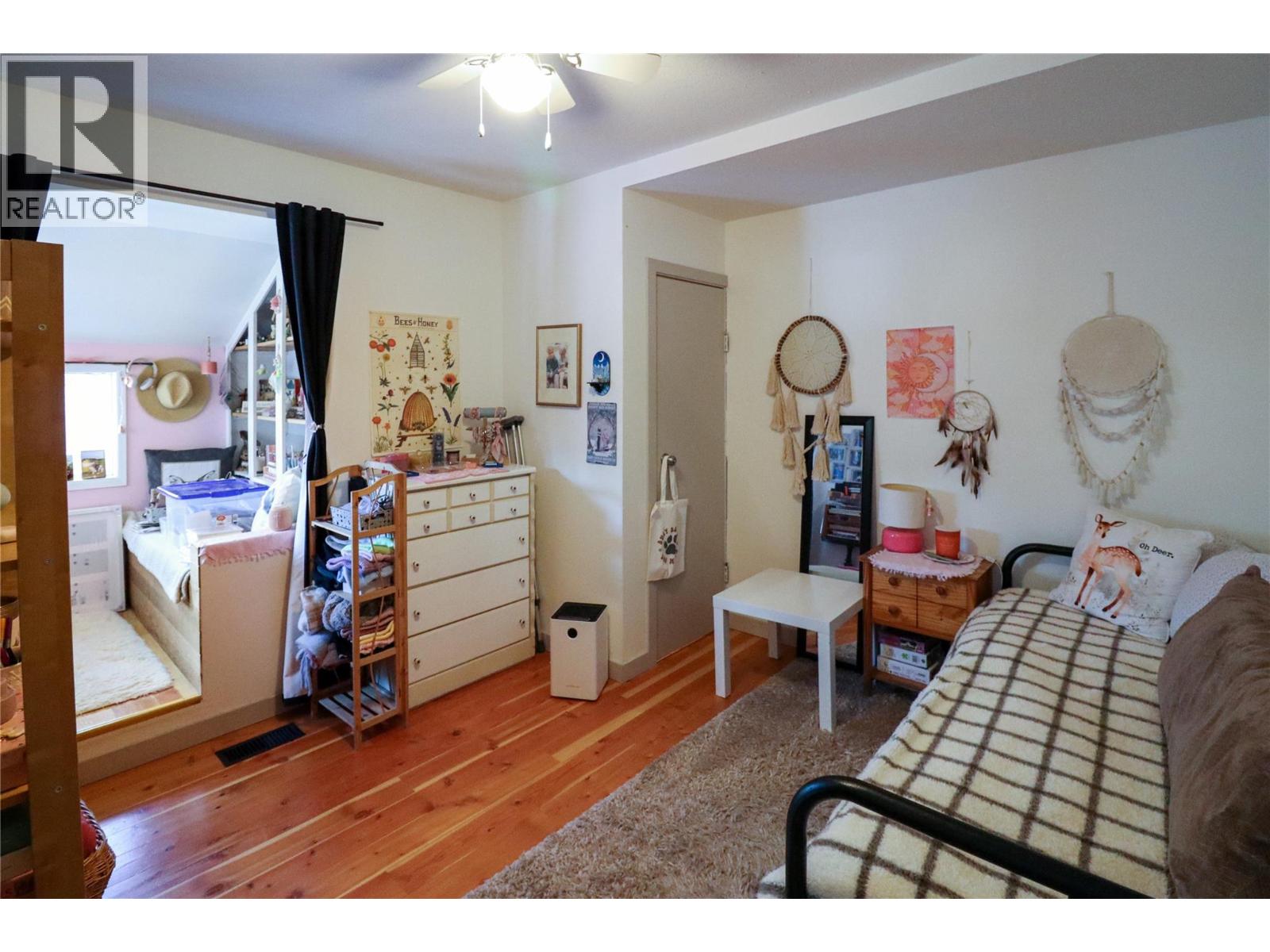 291 FENCHURCH Avenue - 13
