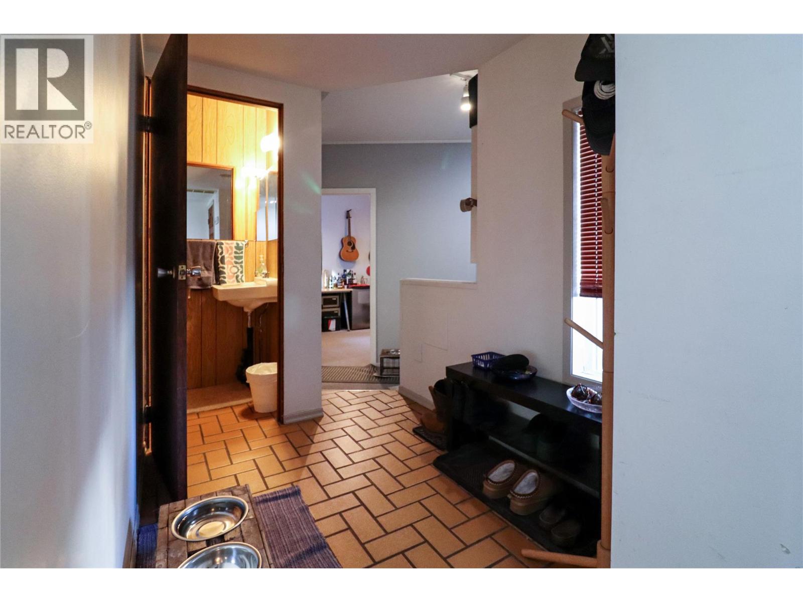 291 FENCHURCH Avenue - 22