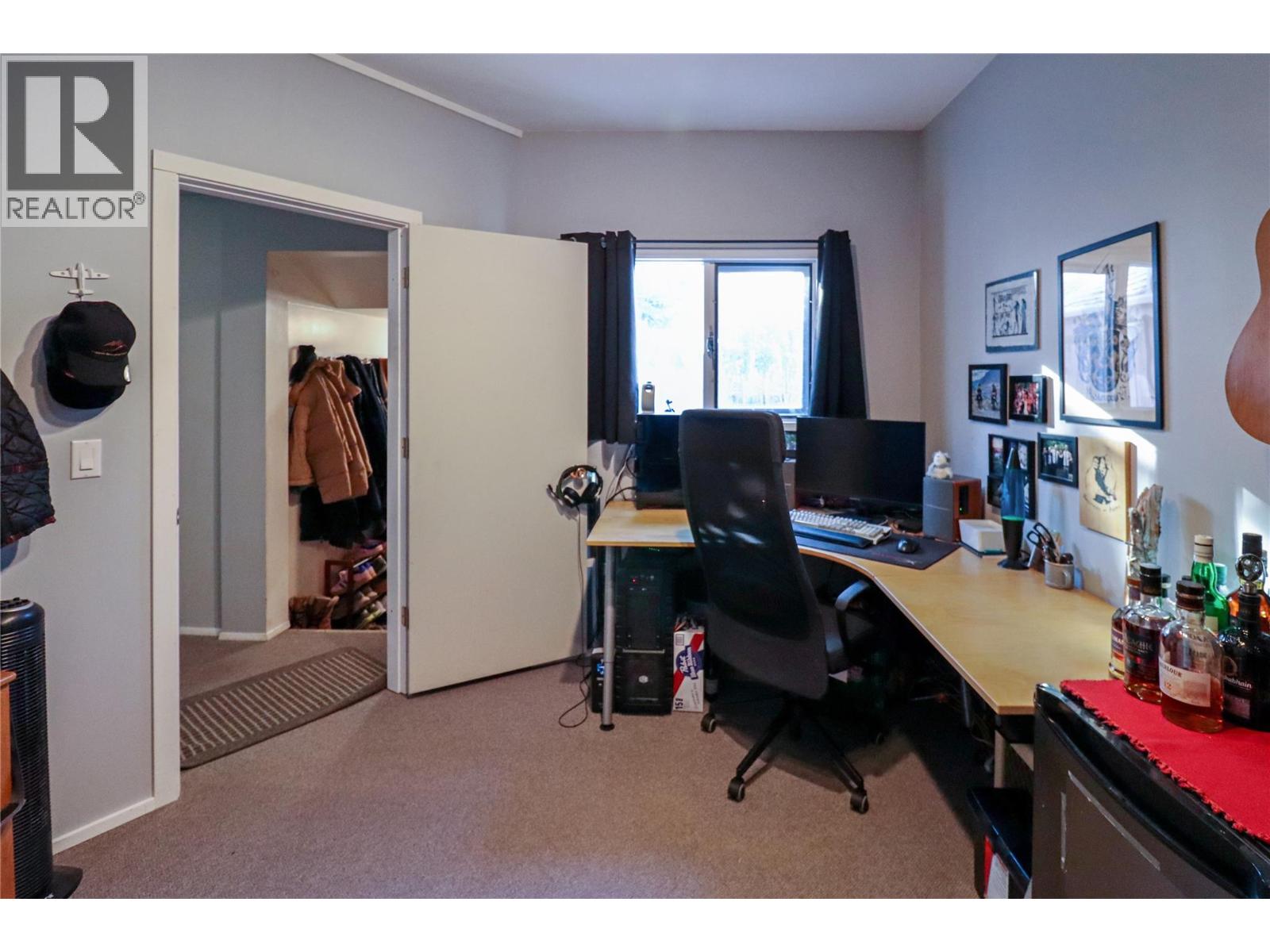 291 FENCHURCH Avenue - 26