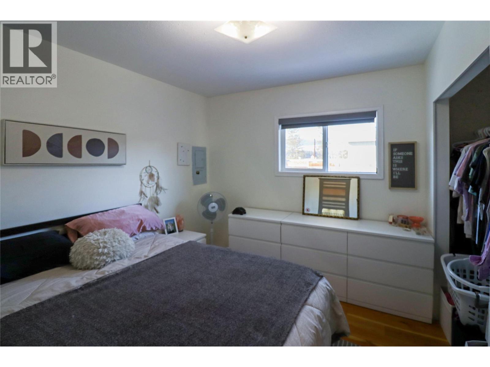 291 FENCHURCH Avenue - 9