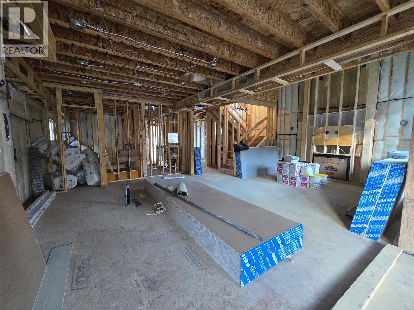  996 Bull Crescent, Kelowna