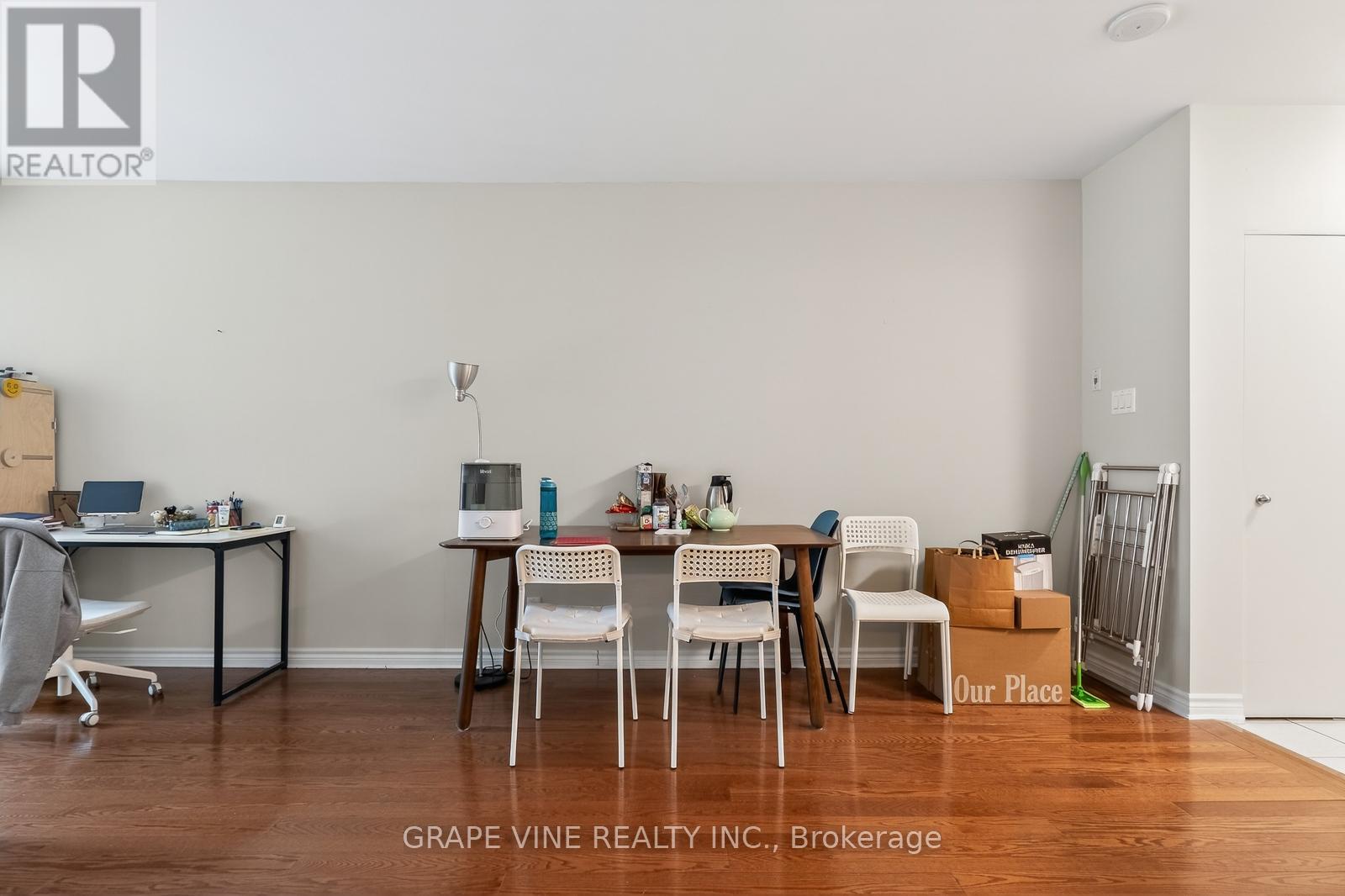 #304 234 RIDEAU STREET - 18