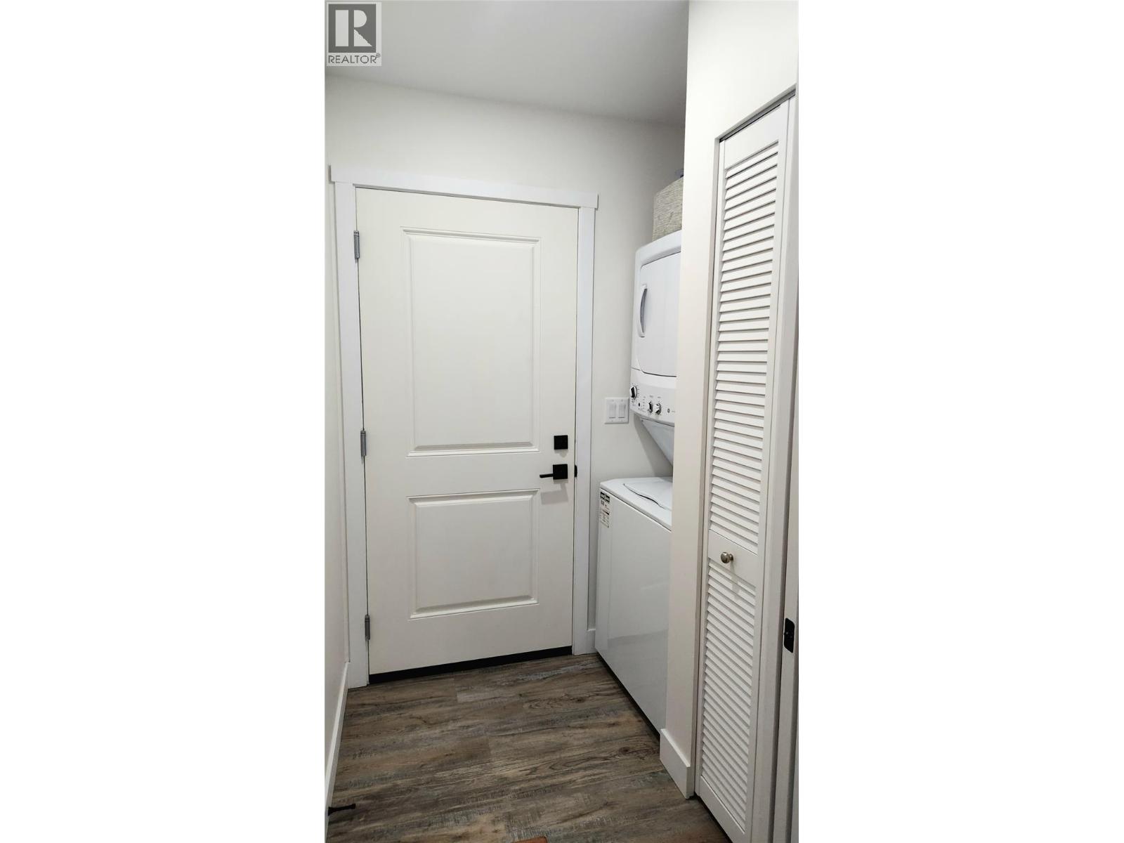  1134 Hawthorn Row, Sicamous