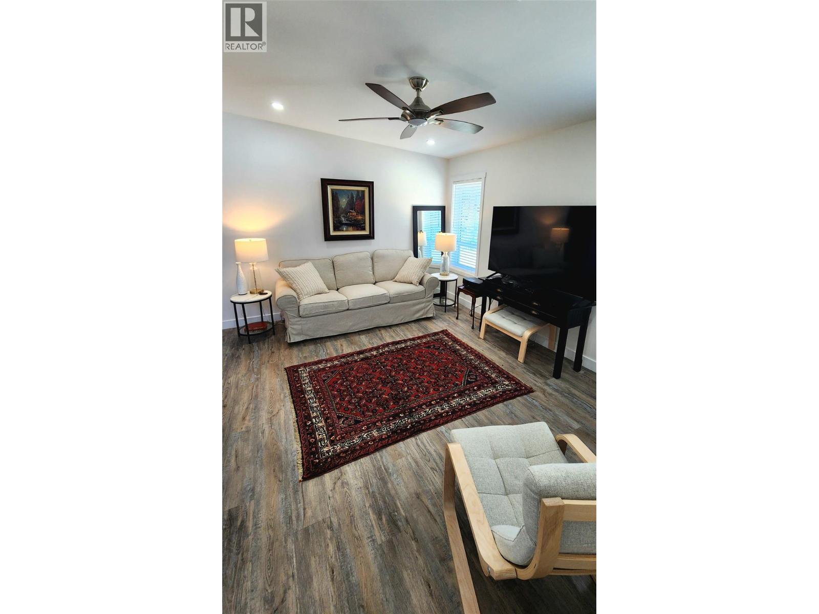  1134 Hawthorn Row, Sicamous